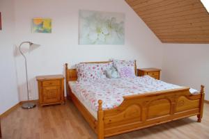 Voodi või voodid majutusasutuse Privatzimmer im Permakulturgarten toas
