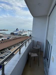 Area soggiorno di Port View Apartment 2