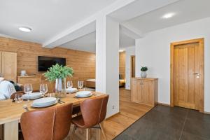 Η κουζίνα ή μικρή κουζίνα στο Špindl Lodge Apartments Self check-in & Sauna