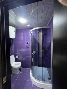 Ένα μπάνιο στο от Зуры