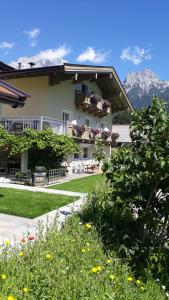 En generel udsigt til bjerge eller udsigt til bjerge taget fra lejligheden