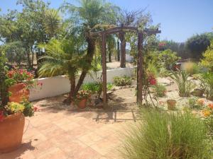 Zdjęcie z galerii obiektu Costa Esuri Ayamonte Las Encinas Luxury 3-bedroom apartment - huge garden w mieście Ayamonte