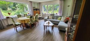 Posezení v ubytování Ferienwohnung Hönnetal