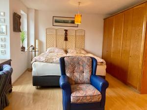 Posezení v ubytování Wunderschönes Apartment im Zentrum Goldstadt Pforzheim