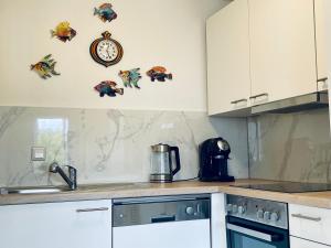 Kuchyň nebo kuchyňský kout v ubytování Wunderschönes Apartment im Zentrum Goldstadt Pforzheim