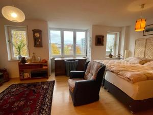 Posezení v ubytování Wunderschönes Apartment im Zentrum Goldstadt Pforzheim