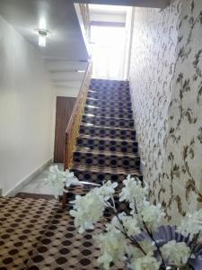 Ảnh trong thư viện ảnh của Family Floor at Riverside B&B ở Srinagar