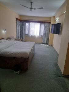 Ảnh trong thư viện ảnh của Family Floor at Riverside B&B ở Srinagar +48 ảnh