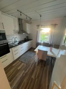 Kuchyň nebo kuchyňský kout v ubytování Lägenheter i Luleå + 3 fotografie