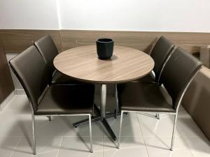 Χώρος καθιστικού στο Flat 625 - Diferenciado com Ar no quarto e na sala