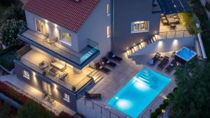 Bazén v ubytovaní Villa Iponi alebo v jeho blízkosti