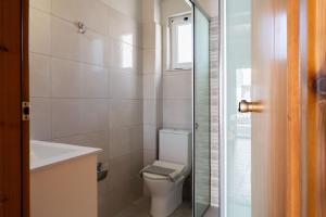 A bathroom at Medousa Studio & Apartments