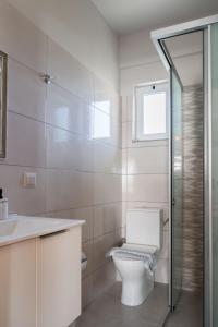 A bathroom at Medousa Studio & Apartments Még 37 kép