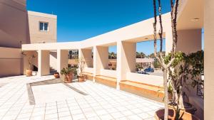 Gallery image of Chrispy Beach Resort, Agia Marina in Agia Marina Nea Kydonias