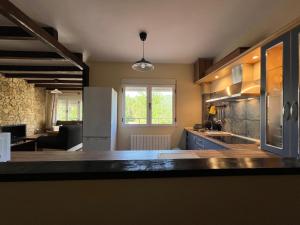 A kitchen or kitchenette at Dúplex Río Madera