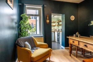 Kuchyň nebo kuchyňský kout v ubytování McEnroe Cottage - Heart of Town - Beach