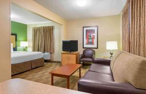 TV a/nebo společenská místnost v ubytování Extended Stay America Suites - Houston - Med Ctr - NRG Park - Kirby