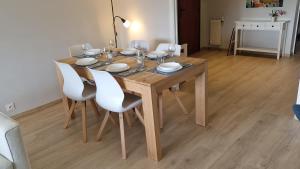 安锡Lac Plage et Ville 95 m2 a 100m du lac, 3 chambres, parking的相册照片