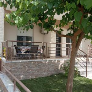 AVELLANA LUXURY SUITES tesisinde bir balkon veya teras