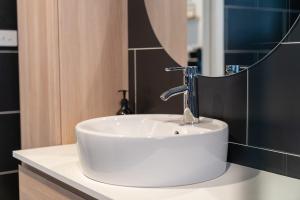 Koupelna v ubytování Neat & Tidy Home in Trendy East Orange - Sleeps 4