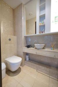 Koupelna v ubytování 1-bedroom business hub easy life