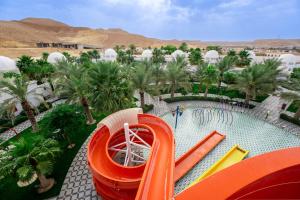 widok na basen w ośrodku w obiekcie Talah Resort w Rijadzie
