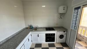 מטבח או מטבחון ב-Appartement 3 vue sur mer à Azla