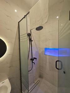 Bilik mandi di Sapphire Residences by Crystal Magodo