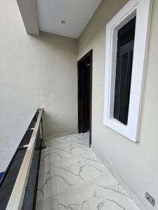 Gambar di galeri bagi Sapphire Residences by Crystal Magodo di Ikeja