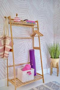 Φωτογραφία από το άλμπουμ του Charming 3BR 2 bath beach bungalow with hot tub! σε Hilton Head Island +61 φωτογραφίες