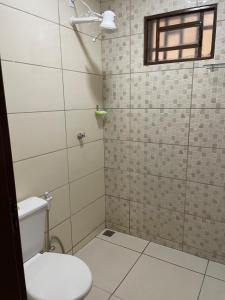 Bilik mandi di Casa com piscina