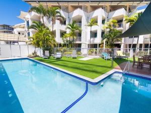 Πισίνα στο ή κοντά στο 1BR with Private Balcony at Beach Club Resort