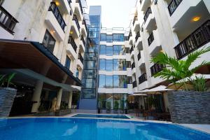 Bazén v ubytování The Tandibayang Hotel & Villas nebo v jeho okolí