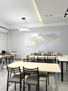 Εστιατόριο ή άλλο μέρος για φαγητό στο Compass Hostel