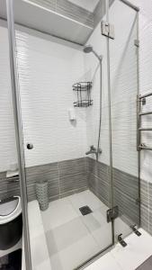 Ένα μπάνιο στο Compass Hostel
