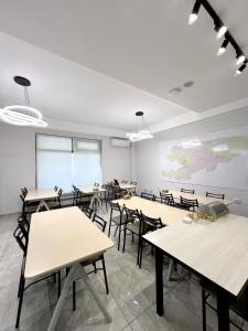 Εστιατόριο ή άλλο μέρος για φαγητό στο Compass Hostel