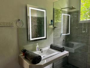 Bagno di Track Monkey's Lodge