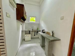 Cucina o angolo cottura di Track Monkey's Lodge