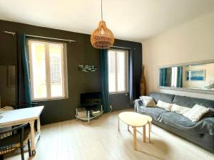 Posedenie v ubytovaní Agréable T2 avec baignoire