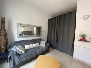 Posedenie v ubytovaní Agréable T2 avec baignoire