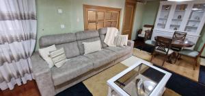 Posezení v ubytování El Capricho de Cangas 2H - WiFi - Garaje - Hidromasaje - VUT-3001-AS