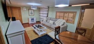 Kuchyň nebo kuchyňský kout v ubytování El Capricho de Cangas 2H - WiFi - Garaje - Hidromasaje - VUT-3001-AS