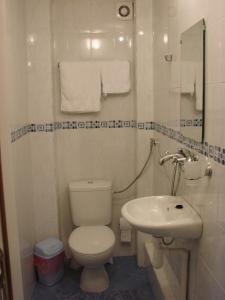 Ett badrum på Avel Guest House