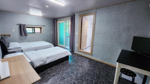 TV/trung tâm giải trí tại 1012 House Namsan - Foreigner Only