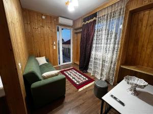 Posezení v ubytování Guest House Leon