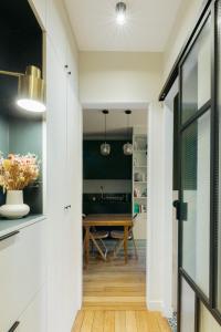 Fotografia z galérie ubytovania Cocooning apartment in the Montmartre area v Paríži