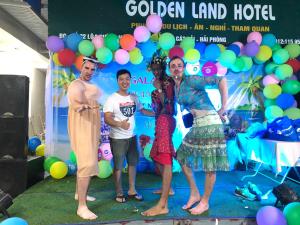 Επισκέπτες που μένουν στο GOLDEN LAND HOTEL
