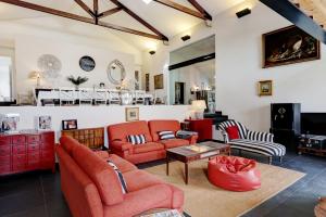 Khu vực ghế ngồi tại Dream Villa Duplex- near beach & near Lisbon
