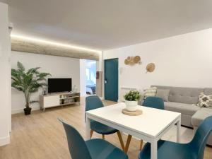 Khu vực ghế ngồi tại Apartamento con vistas a la playa del Pedregal +8 ảnh
