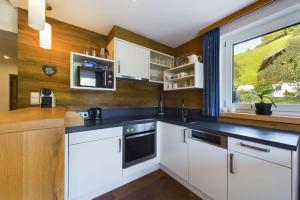 Kuchyňa alebo kuchynka v ubytovaní Haus Silvretta NOVA